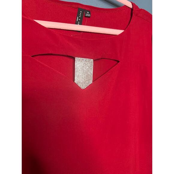 Zero 2 Eight Blouse Women's Size 1X Formal Red Crystal Peephole Flowy Top Sleeve - Picture 3 of 9